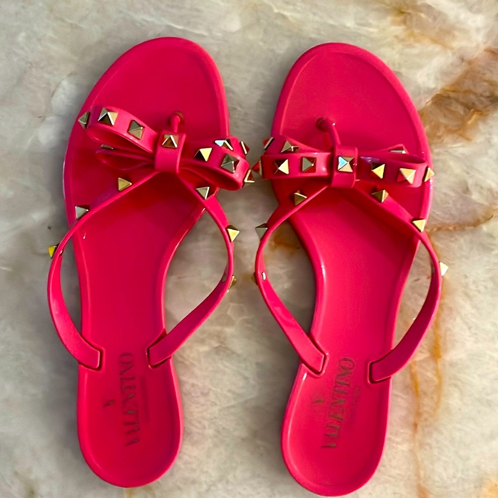 100% Authentic Valentino Rockstud Jelly Flipflops in 38, Bubble Gum Pink…